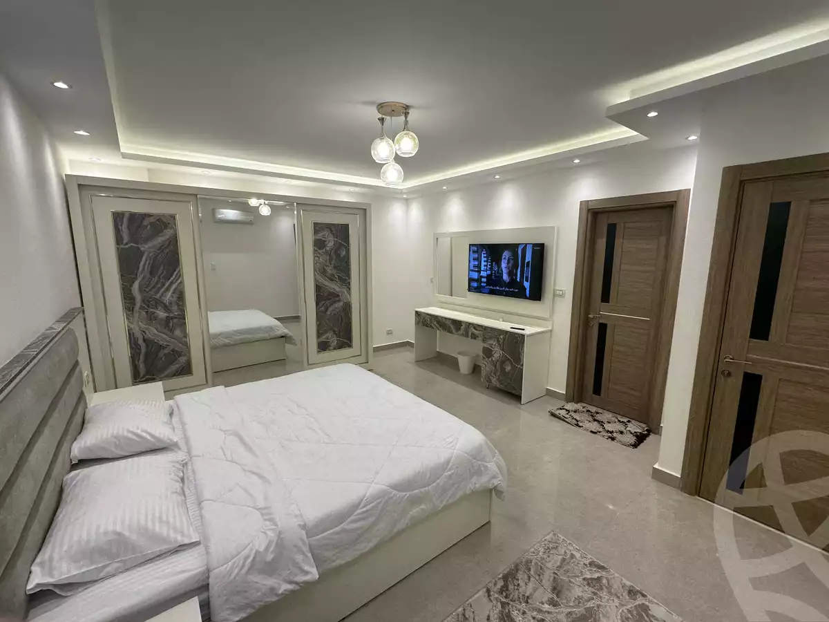https://aqarmap.com.eg/en/listing/5714722-for-rent-cairo-new-cairo-lrhb-city-phase-1-ahmed-rami-st