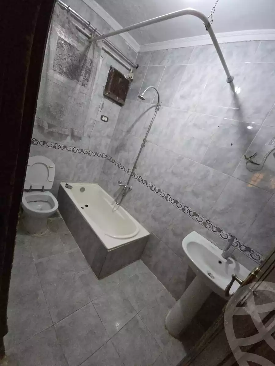 https://aqarmap.com.eg/en/listing/5715183-for-sale-cairo-helwan-helwan-el-sharkeya-mostafa-safwat-st