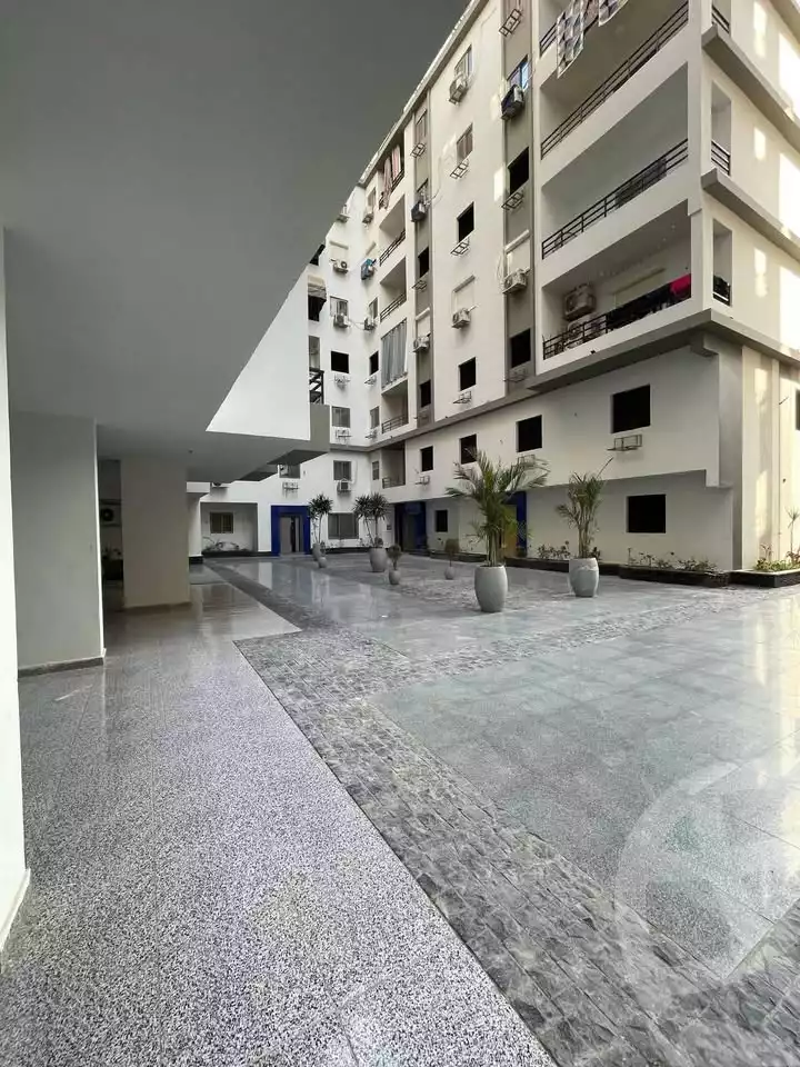 https://aqarmap.com.eg/en/listing/5722301-for-sale-cairo-mokattam-el-hadabah-el-wosta-compounds-vittoria-compound-seven-stars