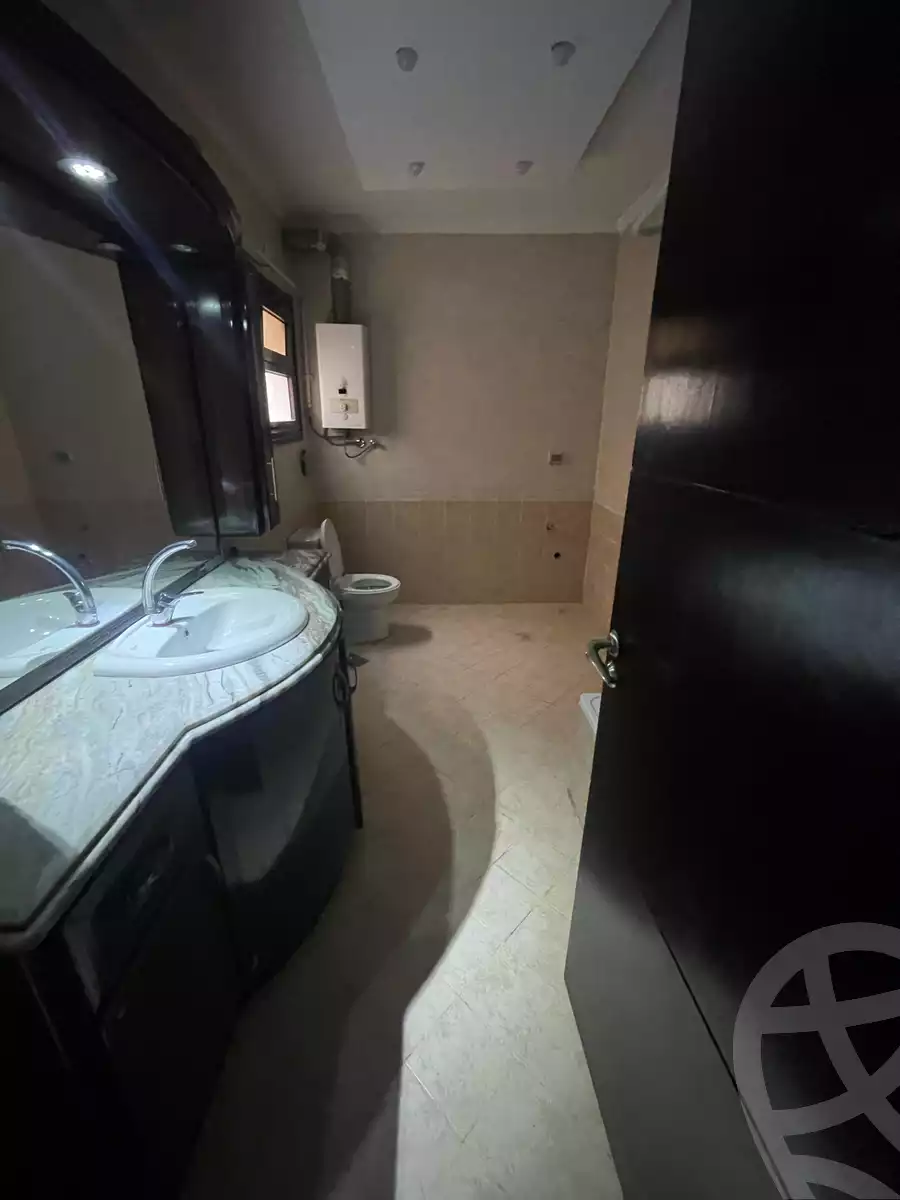 https://aqarmap.com.eg/ar/listing/5731321-for-rent-cairo-new-cairo-lrhb-city-phase-5-talaat-mostafa-st