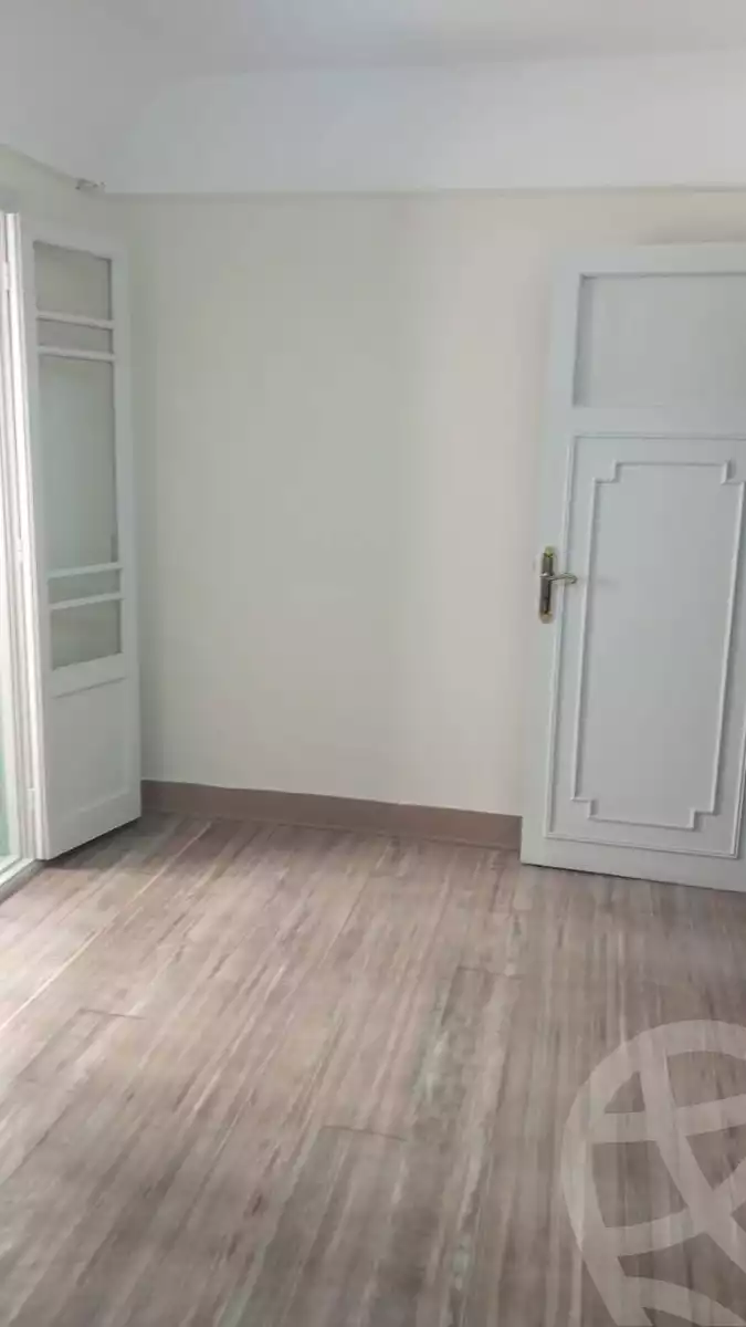 https://aqarmap.com.eg/en/listing/5736478-for-sale-alexandria-moharram-bey-grin-st