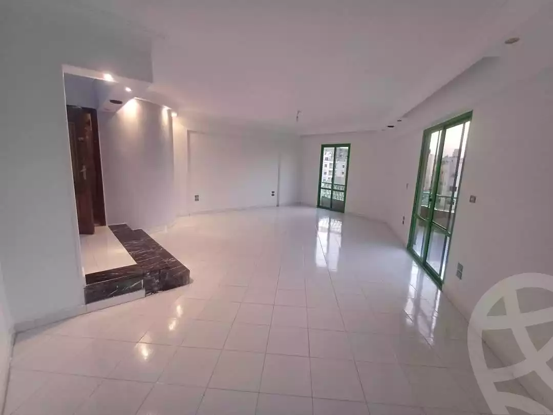 https://aqarmap.com.eg/ar/listing/5742365-for-rent-cairo-mokattam-lhdb-l-ly-shareaa-9