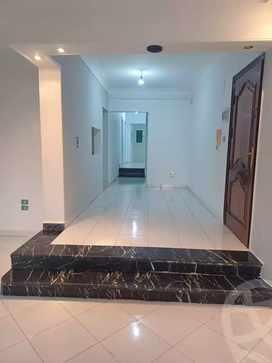 https://aqarmap.com.eg/ar/listing/5742365-for-rent-cairo-mokattam-lhdb-l-ly-shareaa-9