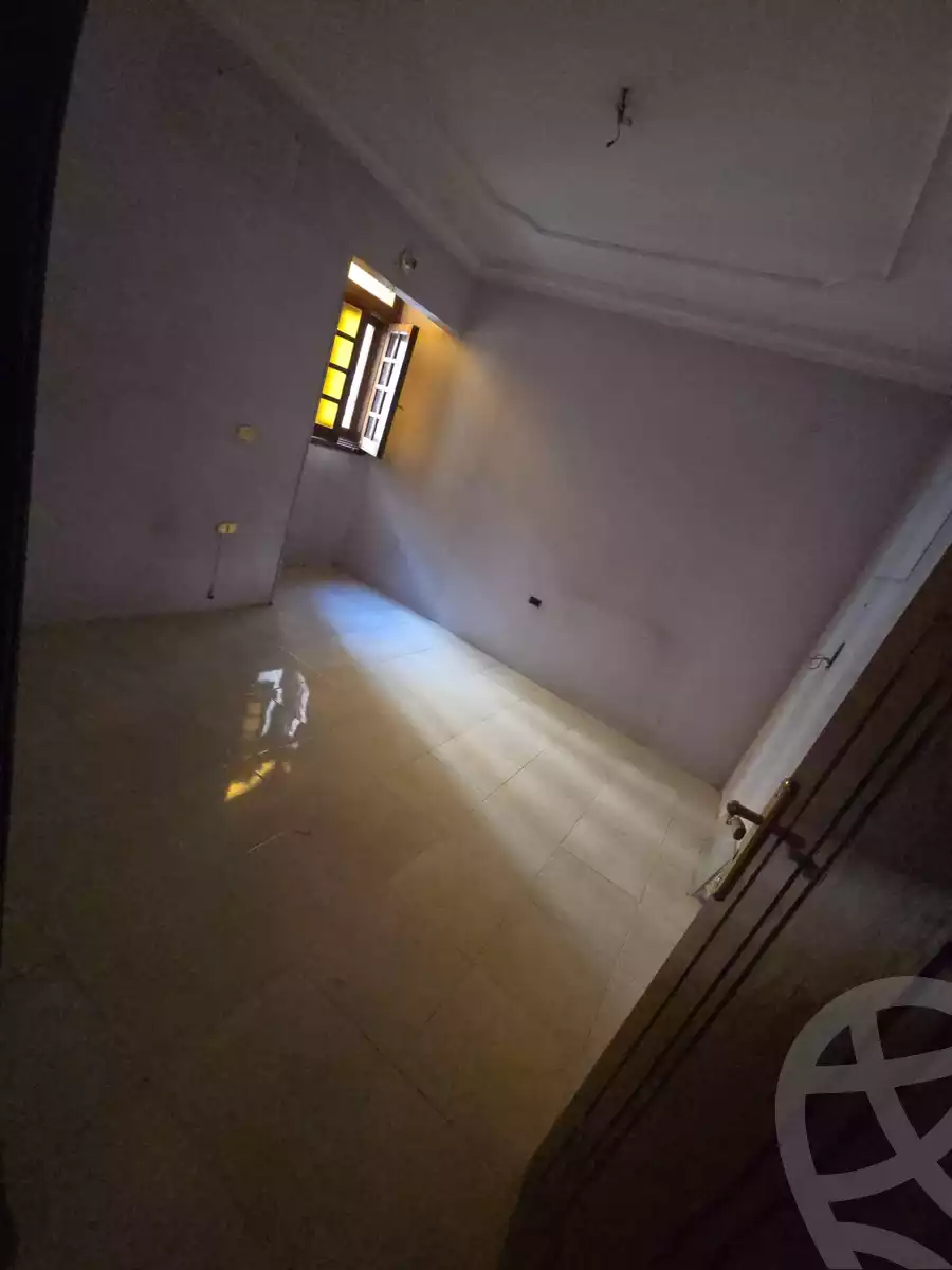 https://aqarmap.com.eg/en/listing/5750499-for-sale-cairo-helwan-helwan-el-sharkeya-mostafa-safwat-st