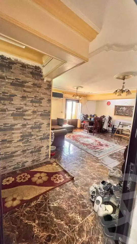 https://aqarmap.com.eg/en/listing/5776943-for-sale-alexandria-el-mandara-alex-el-mandara-bahri-sidi-kamal-st