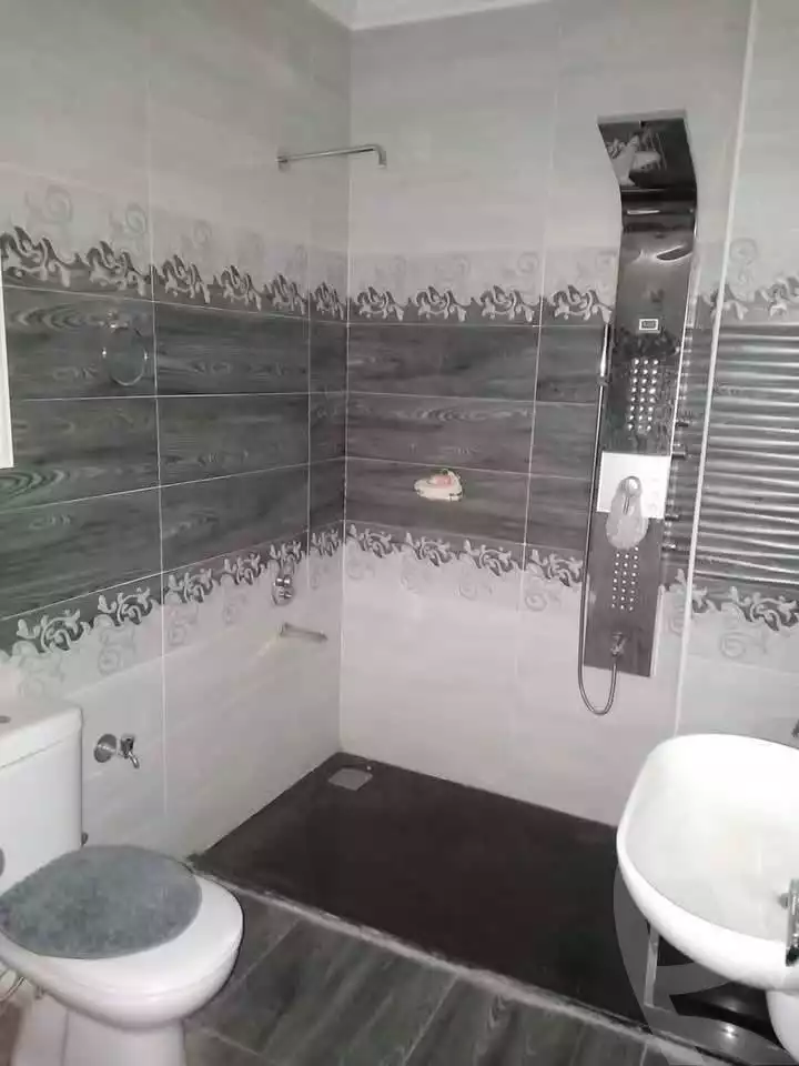 https://aqarmap.com.eg/ar/listing/5801841-for-sale-cairo-helwan-kwrnysh-hlwn