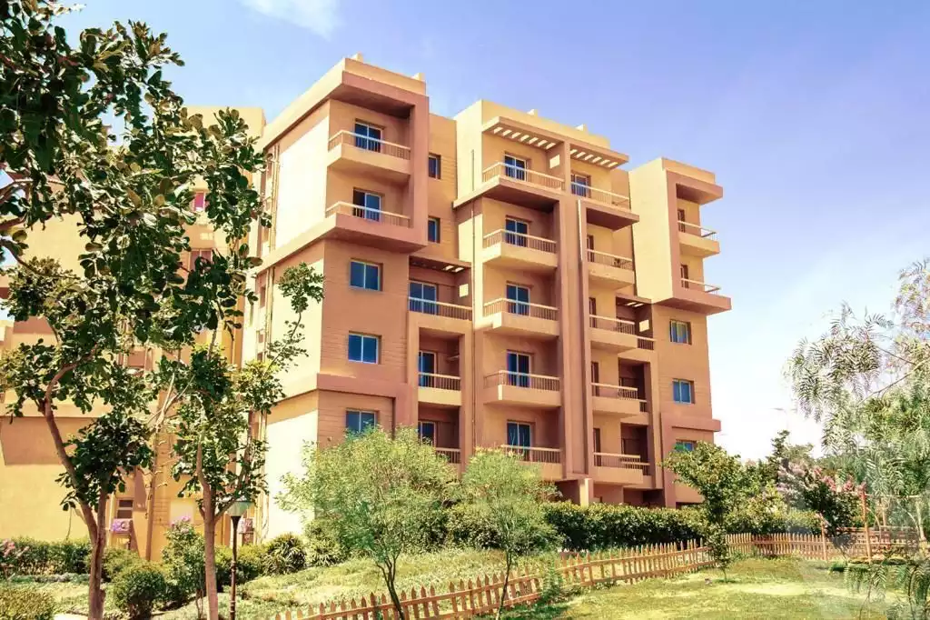 https://aqarmap.com.eg/en/listing/5811874-for-sale-cairo-6th-of-october-hadaeq-october-kmbwnd-fy-hdyq-ktwbr-ashgar-city