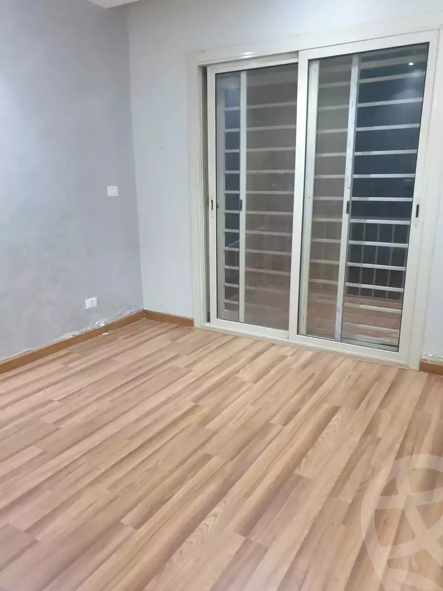 https://aqarmap.com.eg/en/listing/5820124-for-sale-cairo-el-sheikh-zayed-city-compounds-dh-drys