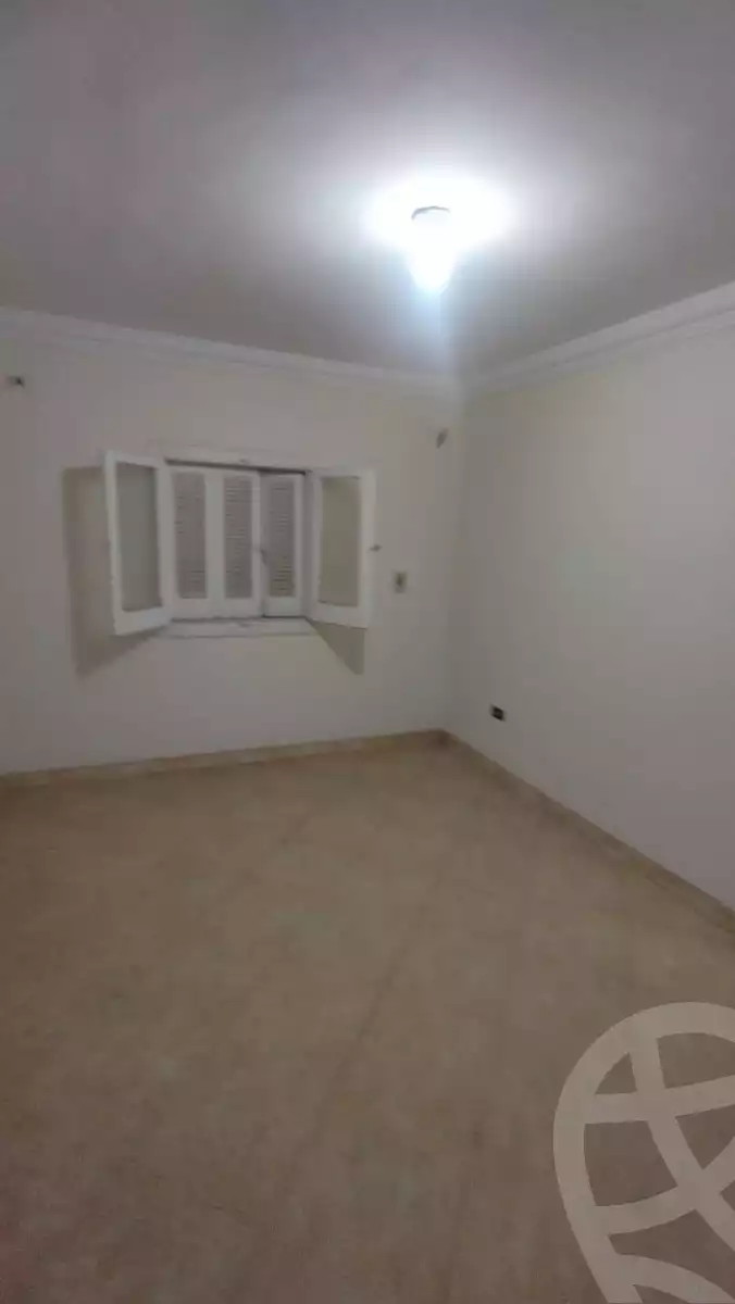 https://aqarmap.com.eg/en/listing/5826861-for-sale-cairo-helwan-helwan-el-sharkeya-mostafa-safwat-st