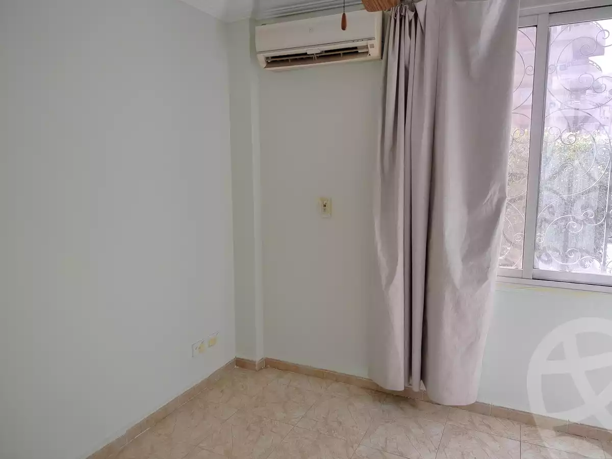 https://aqarmap.com.eg/en/listing/5831638-for-rent-cairo-new-cairo-lrhb-city-phase-4-saad-zaghloul-st