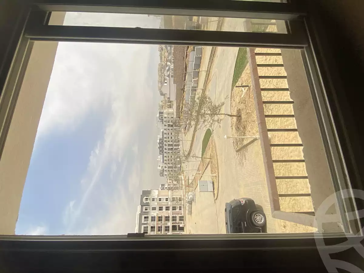 https://aqarmap.com.eg/en/listing/5831701-for-rent-cairo-new-cairo-compounds-mwntn-fyw-y-syty-royal-park-mountain-view-icity