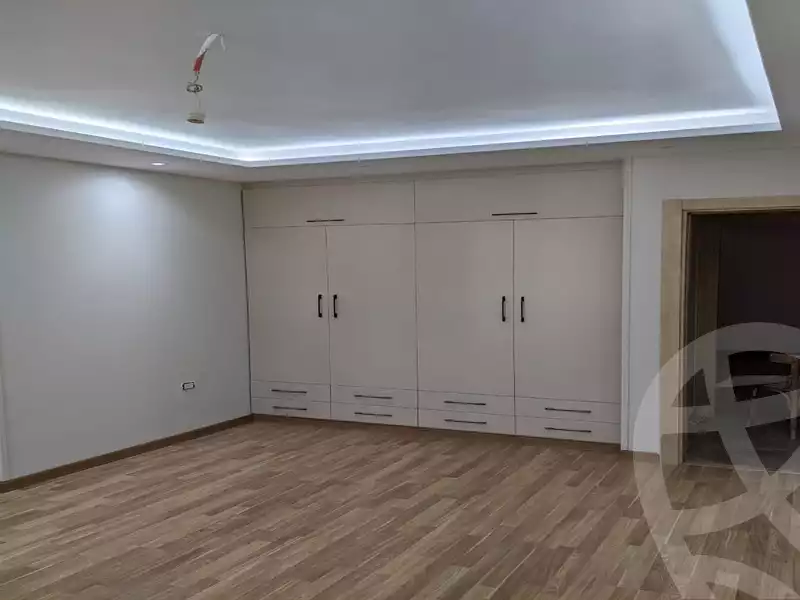 https://aqarmap.com.eg/en/listing/5835795-for-sale-cairo-el-sheikh-zayed-city-compounds-zayed-regency