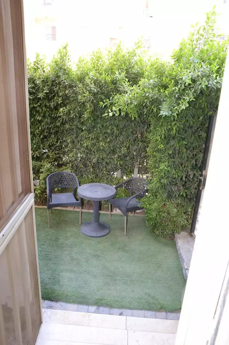 https://aqarmap.com.eg/en/listing/5843451-for-sale-cairo-el-sheikh-zayed-city-compounds-hadayek-el-mohandiseen