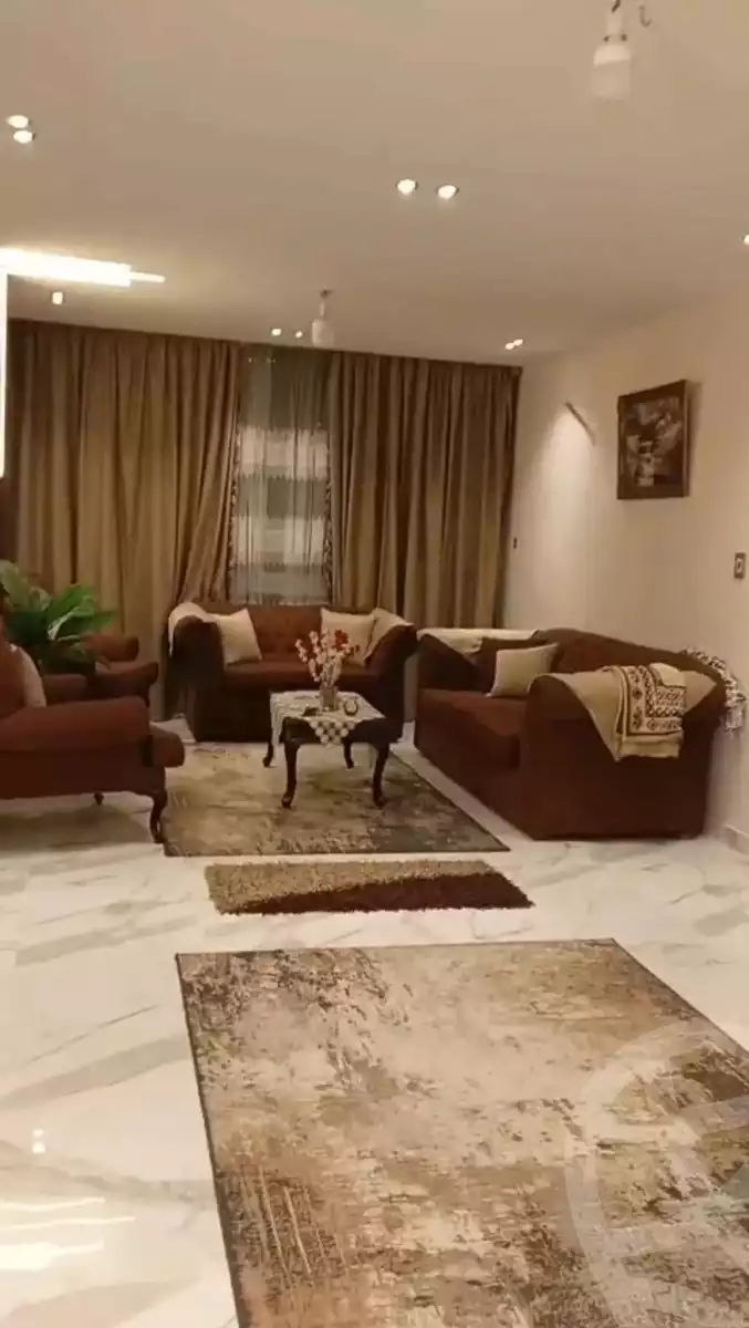 https://aqarmap.com.eg/en/listing/5843966-for-sale-cairo-mokattam-el-hadabah-el-wosta-compounds-vittoria-compound-seven-stars