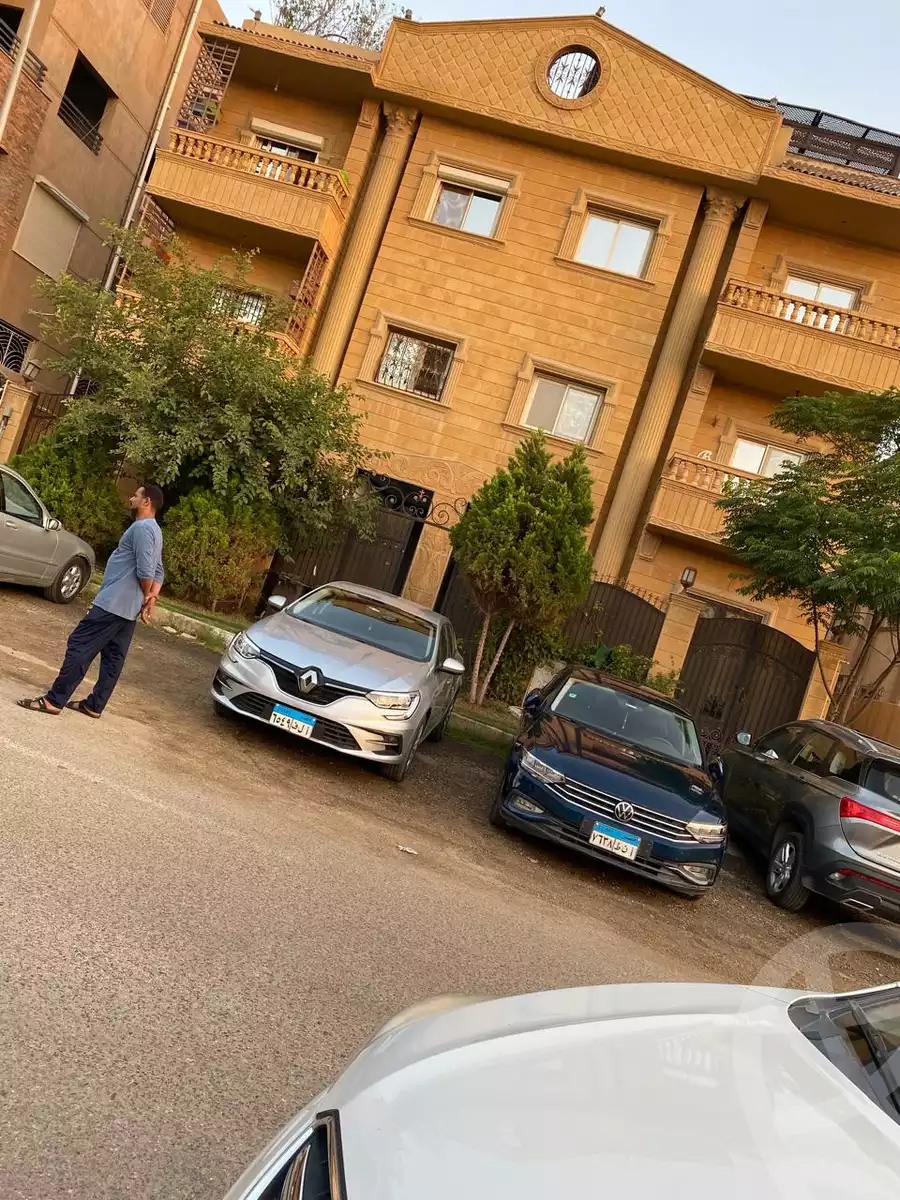 https://aqarmap.com.eg/en/listing/5844010-for-sale-cairo-new-cairo-ganob-el-akadamiya-south-academy-d-hassan-ibn-thabet-st