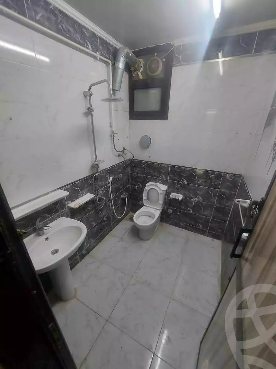 https://aqarmap.com.eg/en/listing/5848219-for-sale-cairo-helwan-helwan-el-sharkeya-mostafa-safwat-st