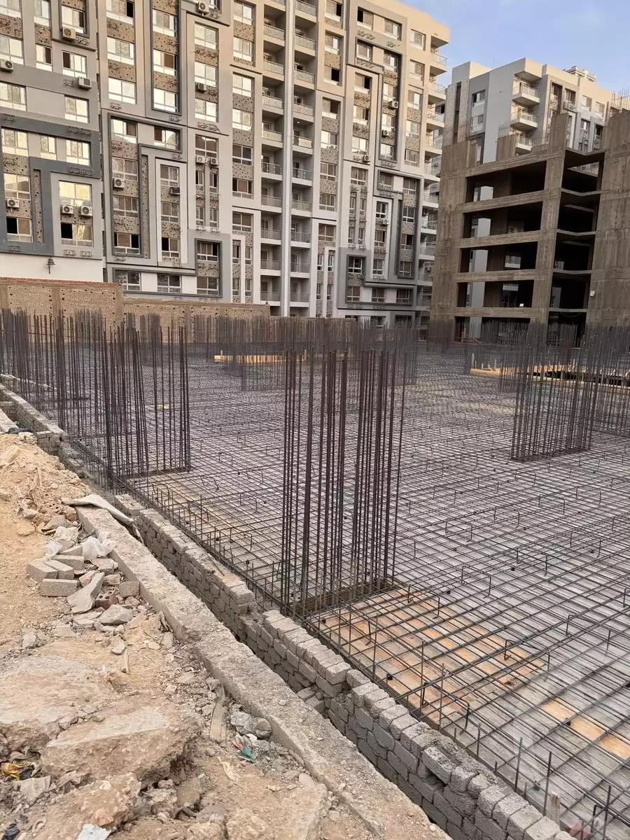 https://aqarmap.com.eg/en/listing/5850283-for-sale-cairo-mokattam-compounds-kmbwnd-fyrwn-fywtshr-hwmz-llttwyr