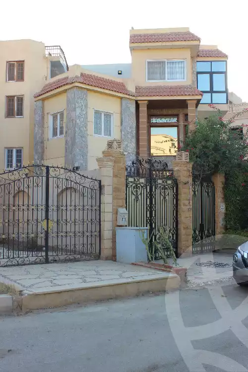 https://aqarmap.com.eg/en/listing/5850322-for-sale-cairo-el-shorouk-compounds-el-patio-5-east