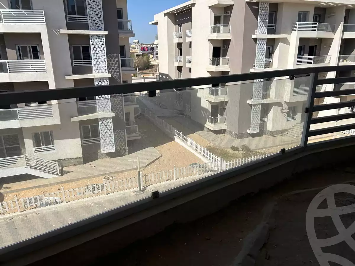 https://aqarmap.com.eg/en/listing/5854330-for-sale-cairo-el-sheikh-zayed-city-compounds-el-khamayel