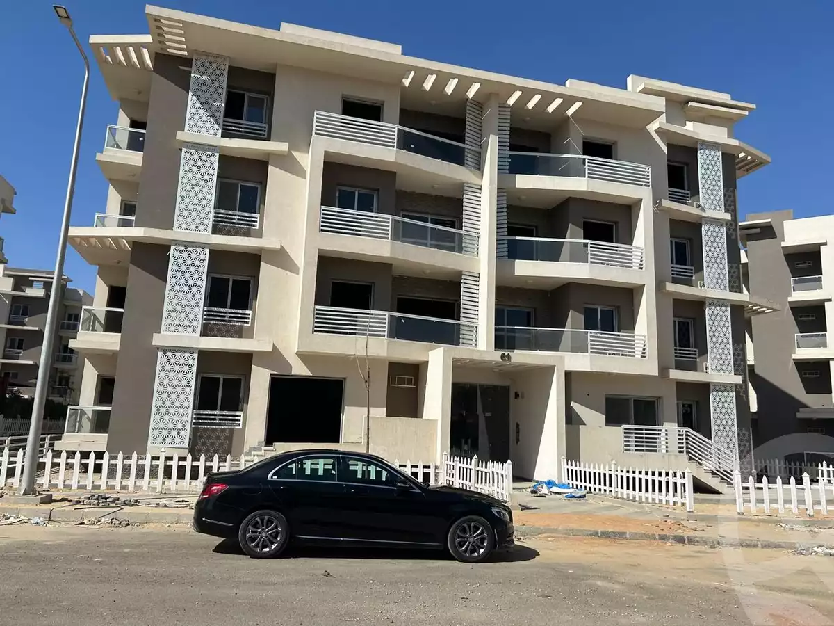 https://aqarmap.com.eg/en/listing/5854330-for-sale-cairo-el-sheikh-zayed-city-compounds-el-khamayel