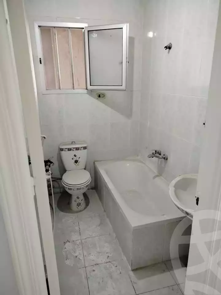 https://aqarmap.com.eg/ar/listing/5855531-for-sale-alexandria-zezenia-ibrahim-el-attar-st