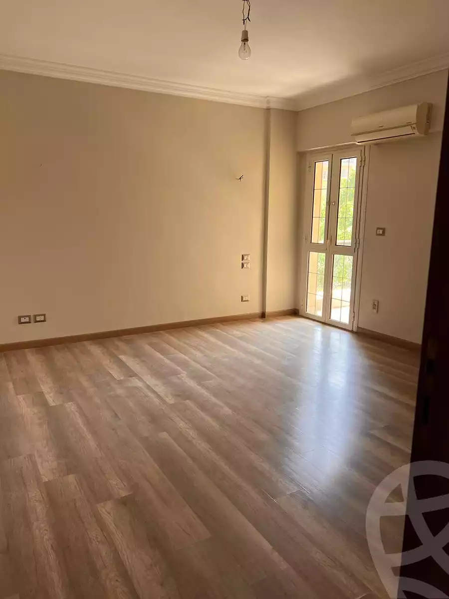 https://aqarmap.com.eg/en/listing/5856395-for-sale-cairo-new-cairo-lrhb-city-phase-8