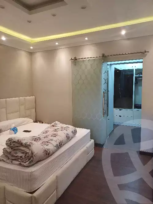 https://aqarmap.com.eg/en/listing/5856528-for-sale-cairo-el-sheikh-zayed-city-compounds-el-khamayel