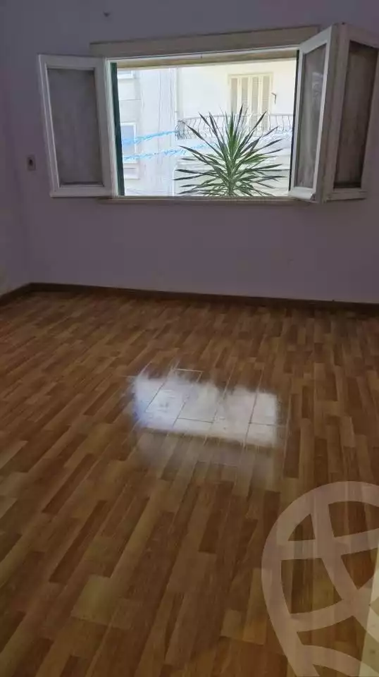 https://aqarmap.com.eg/en/listing/5857644-for-sale-alexandria-lauran