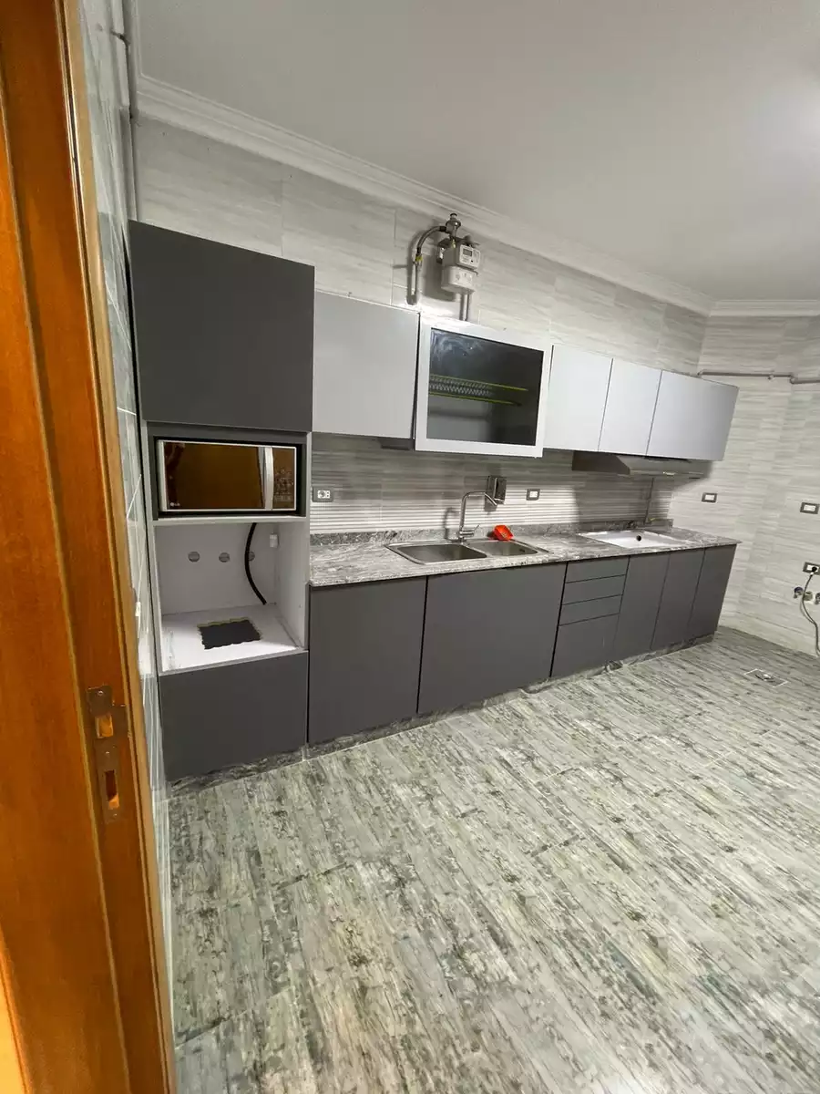 https://aqarmap.com.eg/en/listing/5861898-for-rent-cairo-new-cairo-compounds-royal-lagoon