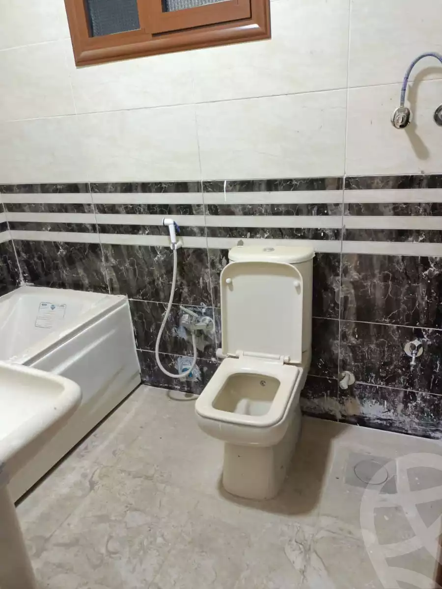 https://aqarmap.com.eg/en/listing/5875567-for-rent-cairo-helwan-kwrnysh-hlwn