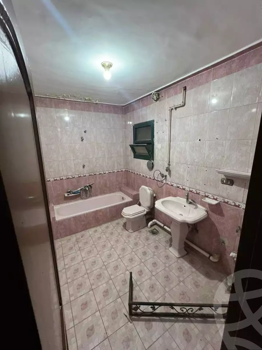 https://aqarmap.com.eg/en/listing/5875619-for-sale-cairo-helwan-helwan-el-sharkeya-mostafa-safwat-st