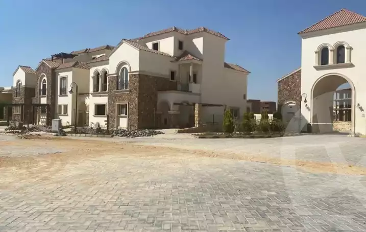 https://aqarmap.com.eg/ar/listing/5883611-for-sale-cairo-el-shorouk-compounds-divina-gardens