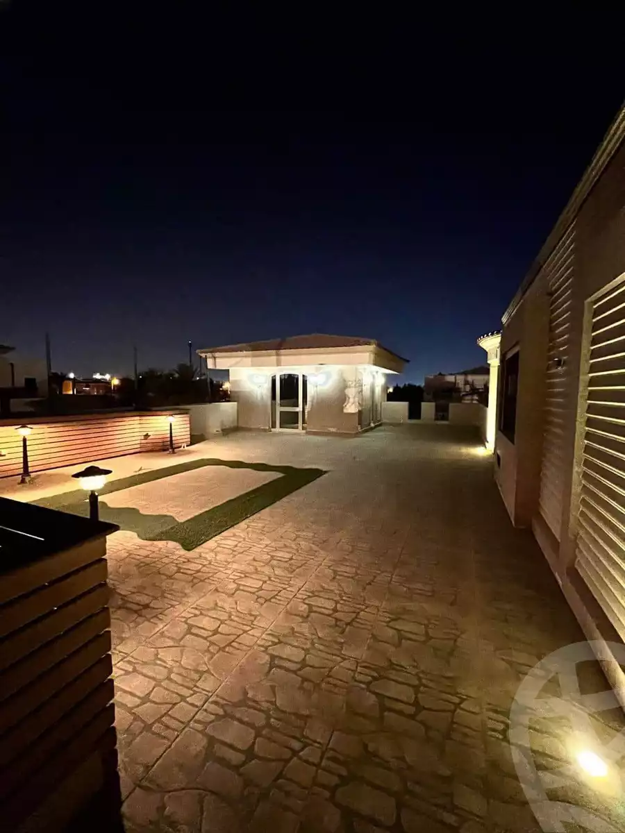 https://aqarmap.com.eg/en/listing/5888873-for-sale-cairo-el-sheikh-zayed-city-compounds-royal-city