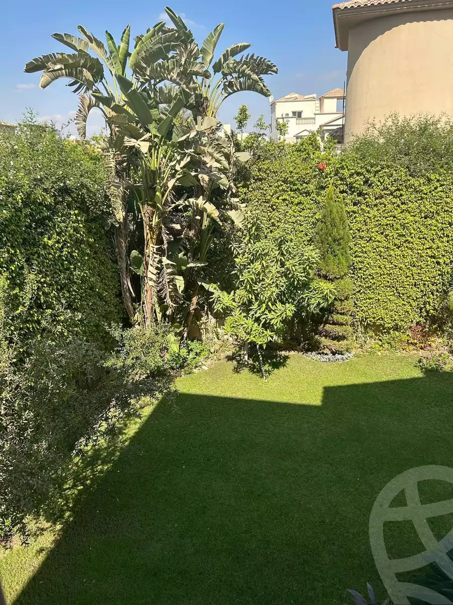 https://aqarmap.com.eg/en/listing/5888902-for-sale-cairo-el-sheikh-zayed-city-compounds-royal-city