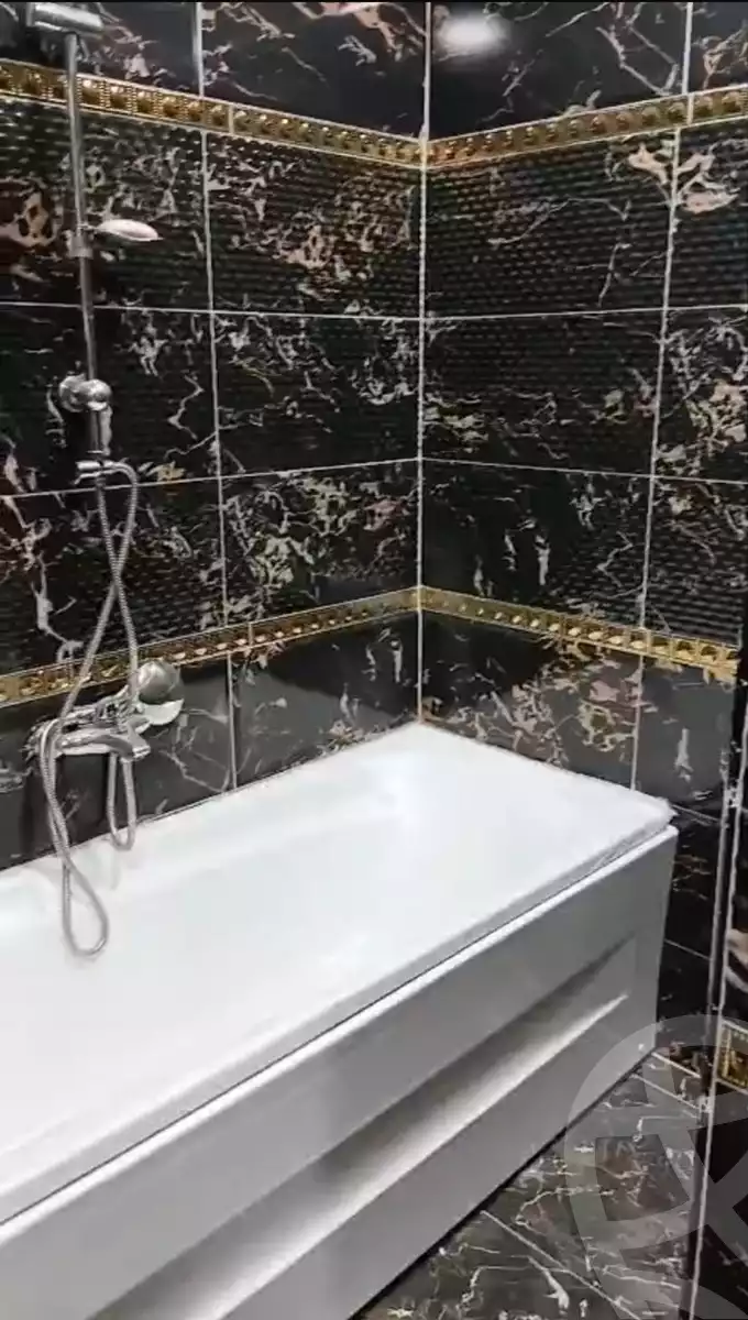 https://aqarmap.com.eg/en/listing/5890593-for-sale-cairo-faisal-kafr-tohormos-queen-nazli-st
