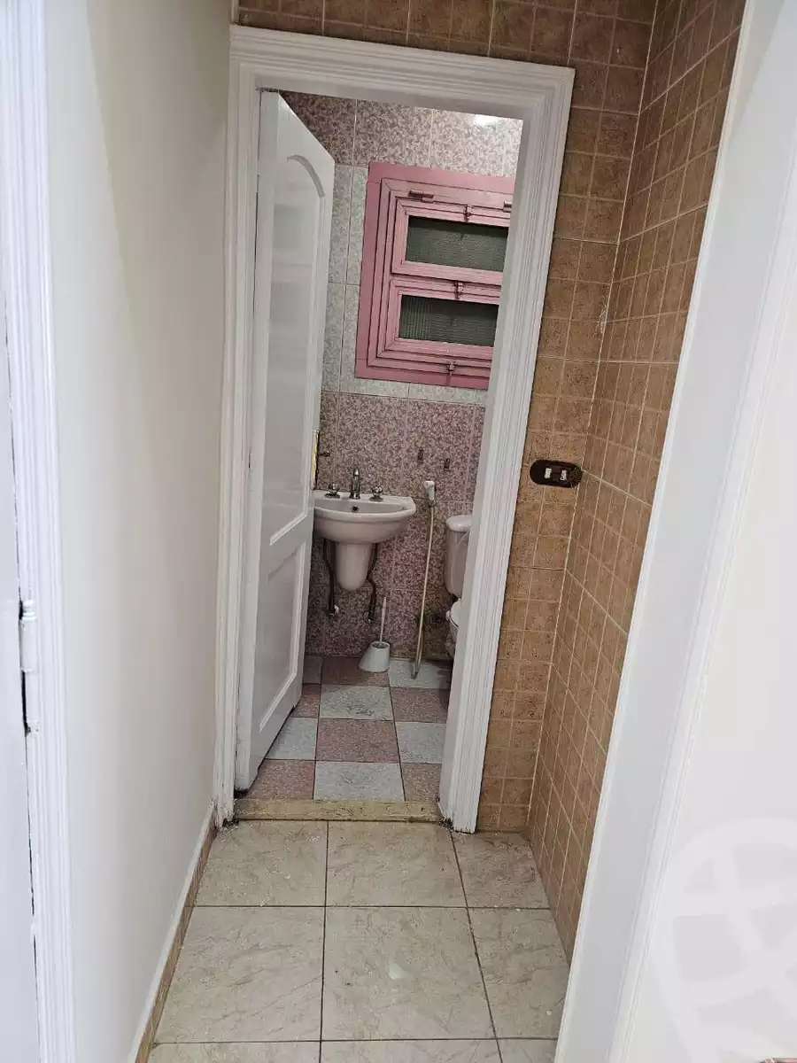https://aqarmap.com.eg/ar/listing/5892112-for-rent-cairo-mokattam-lhdb-l-ly-shareaa-9