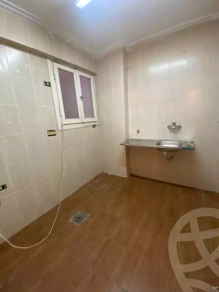 https://aqarmap.com.eg/en/listing/5893460-for-sale-alexandria-bolekly