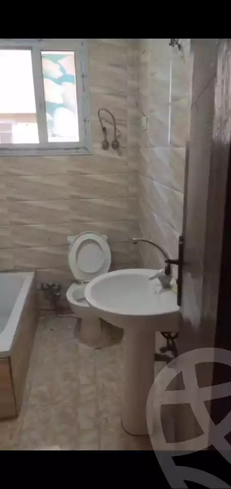 https://aqarmap.com.eg/en/listing/5899316-for-rent-cairo-mokattam-lhdb-l-ly-shareaa-9