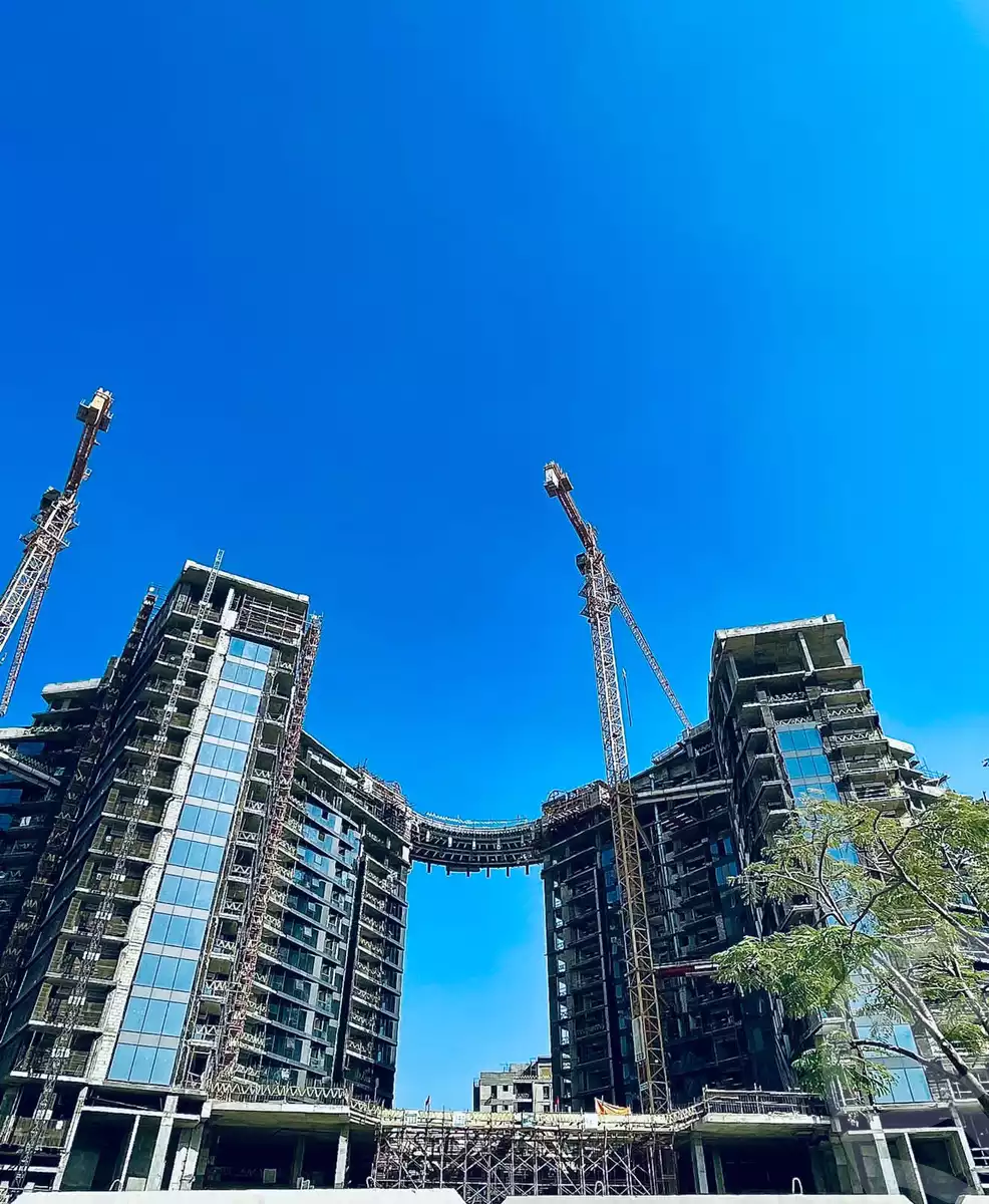 https://aqarmap.com.eg/ar/listing/5903367-for-sale-cairo-el-sheikh-zayed-city-compounds-zyd-wr-llttwyr-z-tower
