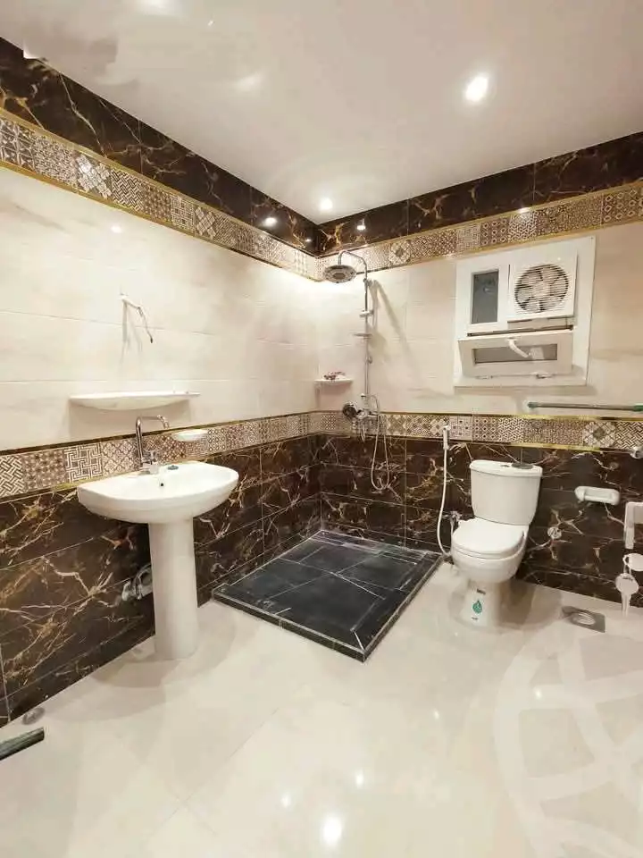 https://aqarmap.com.eg/ar/listing/5903643-for-sale-alexandria-l-jmy-lbytsh-bianchiii