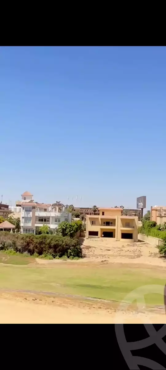 https://aqarmap.com.eg/ar/listing/5903908-for-sale-cairo-al-oubour-compounds-golf-city