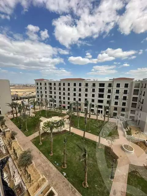 https://aqarmap.com.eg/en/listing/5904321-for-sale-cairo-el-sheikh-zayed-city-compounds-kmbwnd-fyldj-wyst-dr-llttwyr