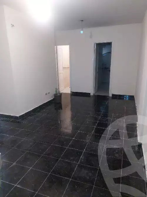https://aqarmap.com.eg/ar/listing/5905734-for-sale-cairo-new-cairo-south-investors-mohammed-nagib-axis-st