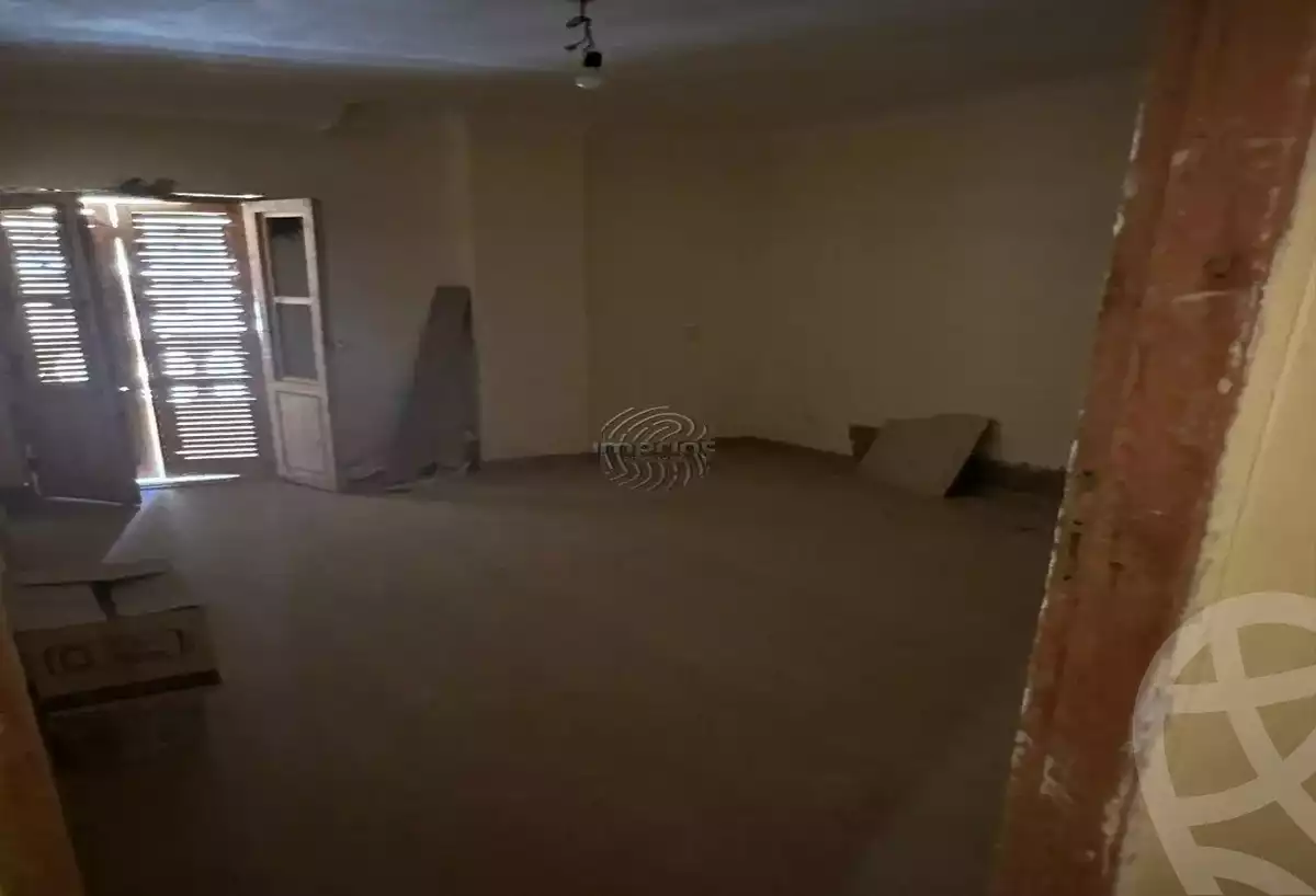 https://aqarmap.com.eg/ar/listing/5906513-for-sale-cairo-6th-of-october-el-ahyaa-neighborhood-2nd-divided-from-al-kafrawei-st