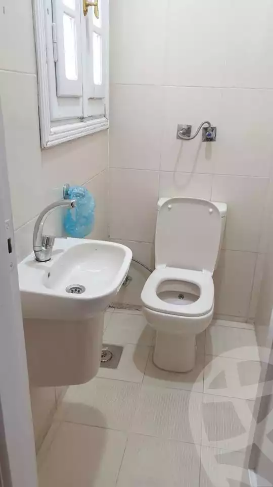 https://aqarmap.com.eg/ar/listing/5912174-for-rent-alexandria-ganaklis