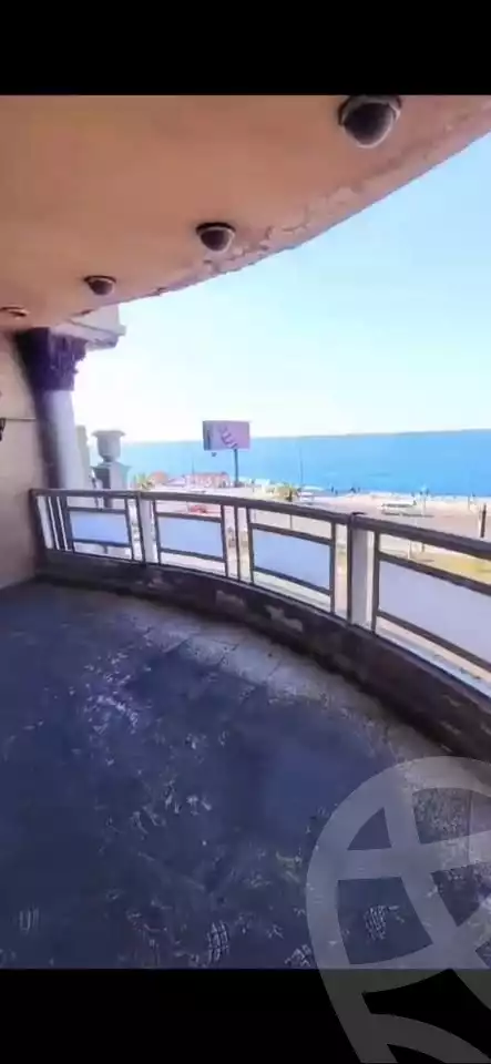 https://aqarmap.com.eg/ar/listing/5913683-for-sale-alexandria-camp-cesar-el-gaish-rd