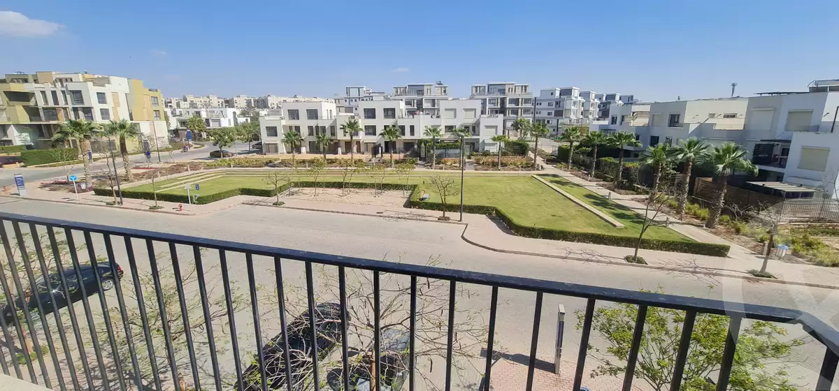 https://aqarmap.com.eg/en/listing/5931135-for-sale-cairo-el-sheikh-zayed-city-compounds-kmbwnd-wyst-twn-swdyk