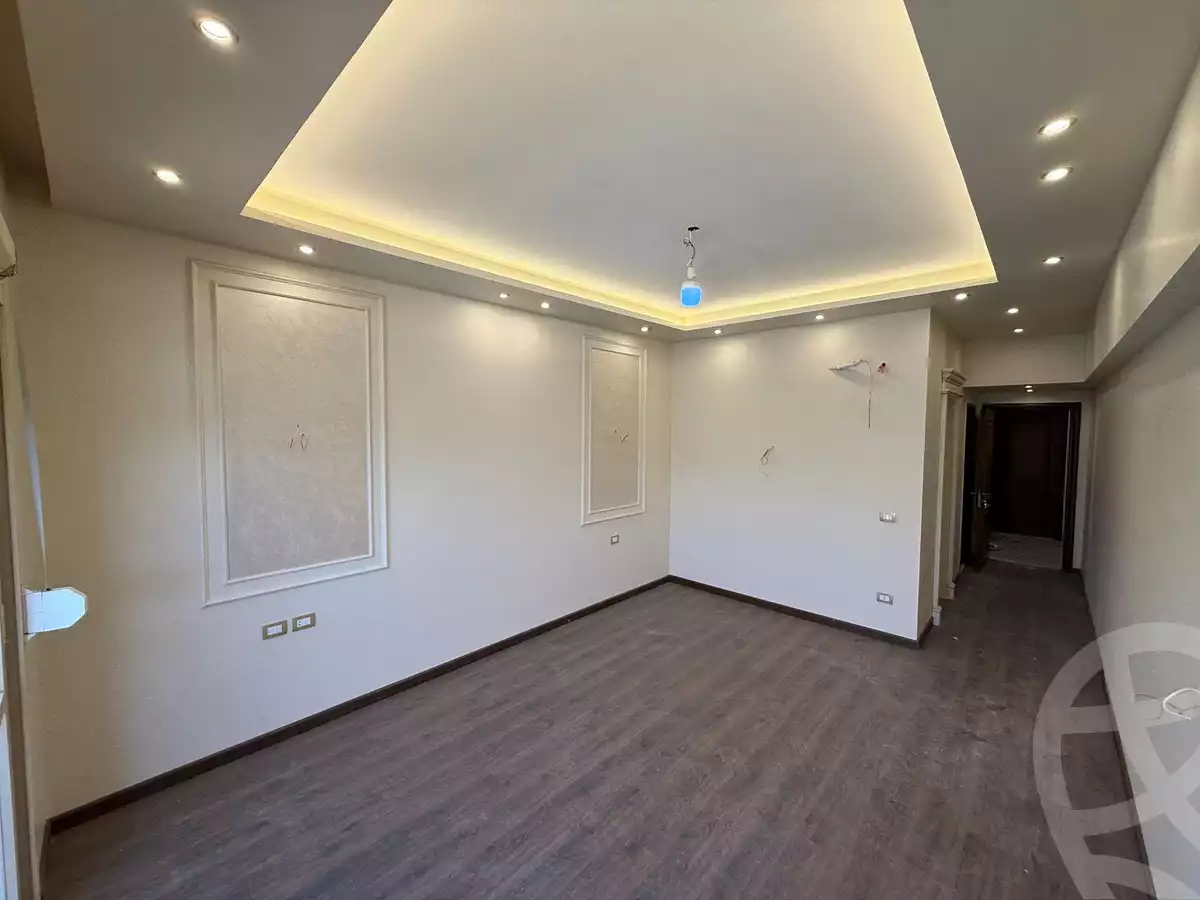 https://aqarmap.com.eg/en/listing/5932048-for-sale-cairo-new-cairo-compounds-el-patio-oro