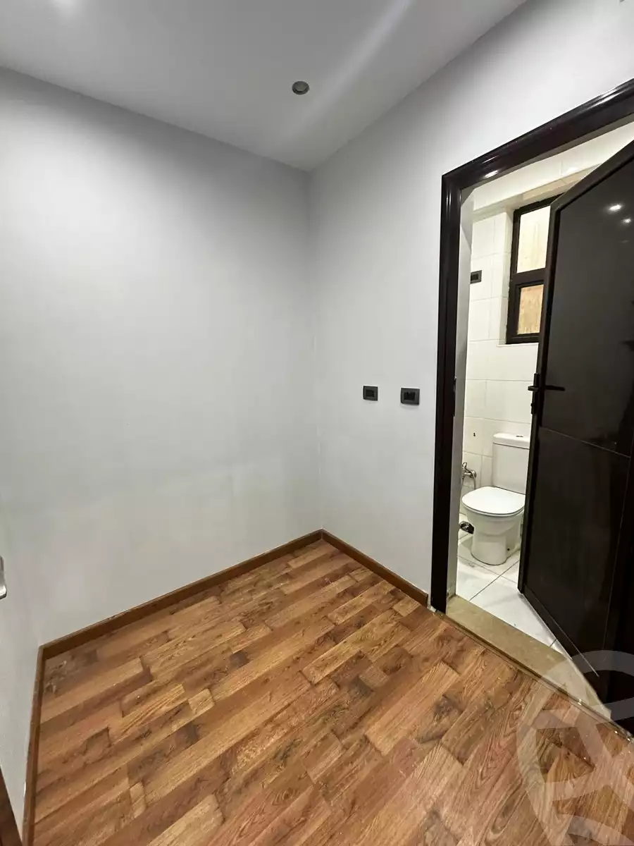 https://aqarmap.com.eg/en/listing/5935456-for-rent-cairo-el-sheikh-zayed-city-compounds-kmbwnd-wyst-twn-swdyk