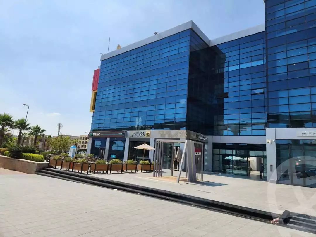 https://aqarmap.com.eg/en/listing/5937558-for-sale-cairo-new-cairo-compounds-top-90-mall